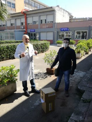 “La nostra salvezza è aiutarci a vicenda”: la Fabbrica Occhiali Spagnoletti dona occhiali protettivi all’Ospedale di Scorrano - Corriere Salentino