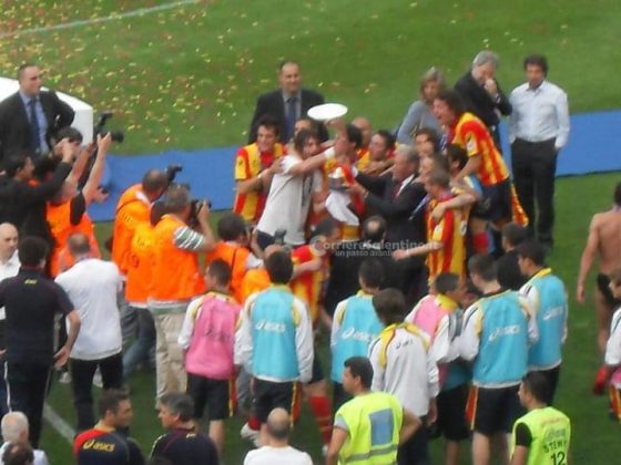 Lecce, 10 anni fa il primo trofeo alzato al cielo. De Canio "Emozione indescrivibile". Sulla salvezza "Il Lecce è in buone mani" - Corriere Salentino