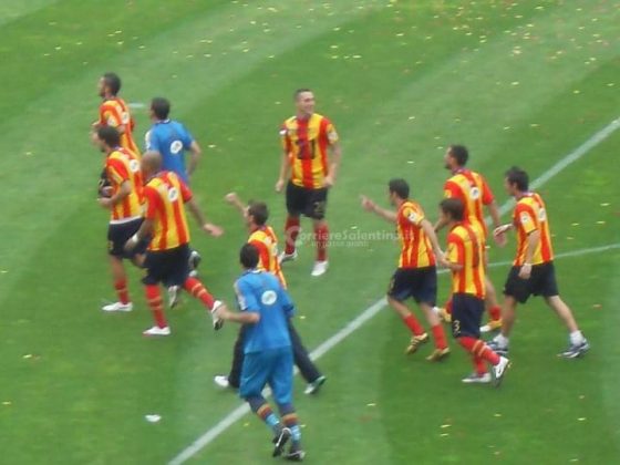 Lecce, 10 anni fa il primo trofeo alzato al cielo. De Canio "Emozione indescrivibile". Sulla salvezza "Il Lecce è in buone mani" - Corriere Salentino