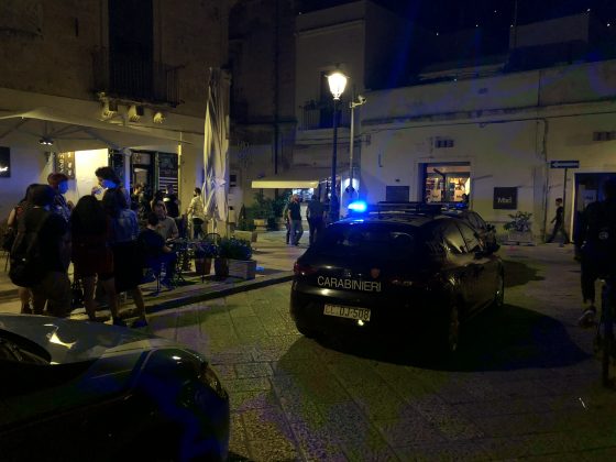 Maxi-rissa notturna in piazzetta Santa Chiara: mazze, pugni e panico - Corriere Salentino