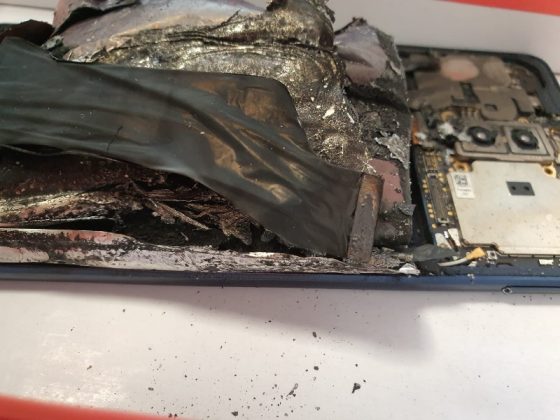 Il telefonino prende improvvisamente fuoco e divampa l'incendio in camera da letto: paura in città - Corriere Salentino