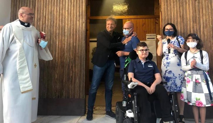 Cuore Amico, tappa a Cutrofiano: donata l'auto attrezzata al piccolo Matteo - Corriere Salentino