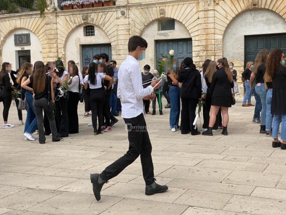 L’ultimo straziante saluto a Luna, ballerine e fiori bianchi nel Duomo di Lecce - Corriere Salentino