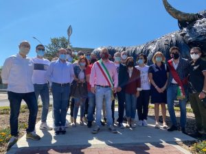 Nardò, inaugurati il Toro di Zilli e la nuova rotatoria - Corriere Salentino