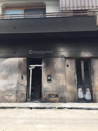 Notte di fuoco nel Salento, bruciano quattro auto in mezz'ora: tre vetture in fiamme nella Grecìa Salentina - Corriere Salentino