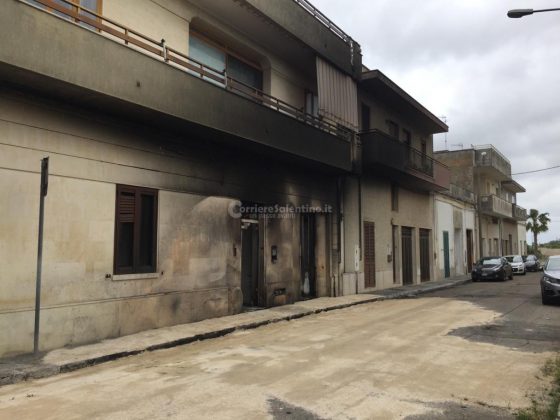 Notte di fuoco nel Salento, bruciano quattro auto in mezz'ora: tre vetture in fiamme nella Grecìa Salentina - Corriere Salentino