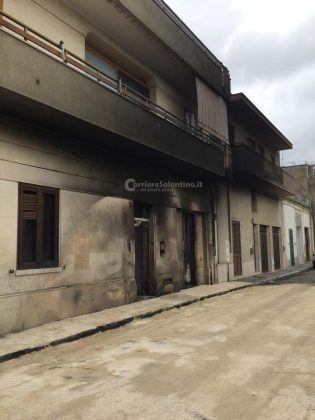 Notte di fuoco nel Salento, bruciano quattro auto in mezz'ora: tre vetture in fiamme nella Grecìa Salentina - Corriere Salentino