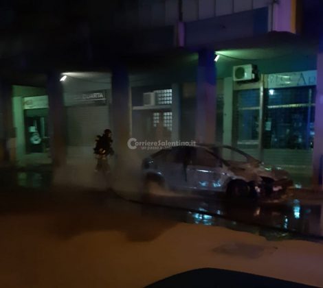 Notte di fuoco nel Salento, bruciano quattro auto in mezz'ora: tre vetture in fiamme nella Grecìa Salentina - Corriere Salentino