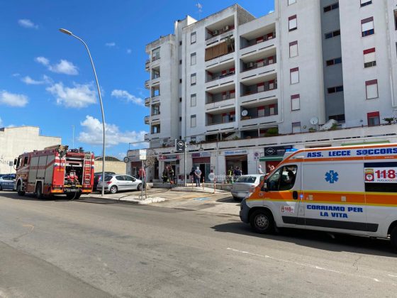 Dal cortocircuito si scatenano le fiamme nel negozio: in fumo alcuni elettrodomestici - Corriere Salentino