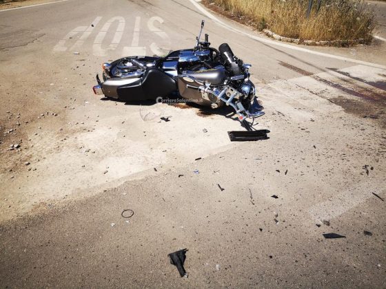 Violento scontro tra auto e moto sulla provinciale: centauro in codice rosso al "Fazzi" - Corriere Salentino