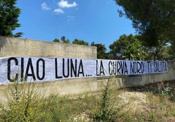 L’ultimo straziante saluto a Luna, ballerine e fiori bianchi nel Duomo di Lecce - Corriere Salentino