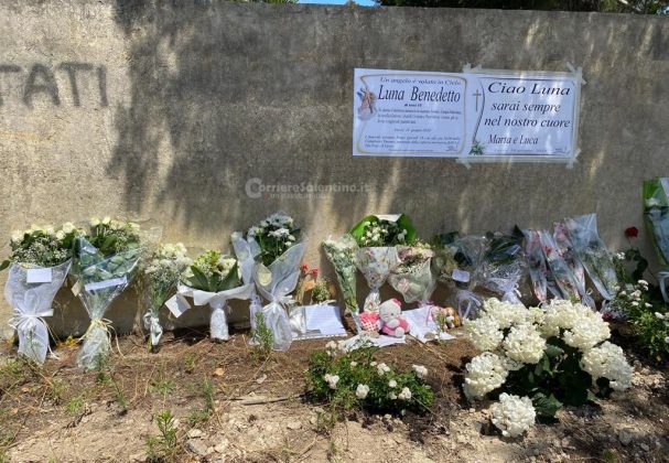 L’ultimo straziante saluto a Luna, ballerine e fiori bianchi nel Duomo di Lecce - Corriere Salentino