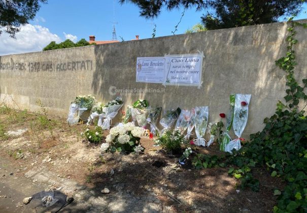 L’ultimo straziante saluto a Luna, ballerine e fiori bianchi nel Duomo di Lecce - Corriere Salentino