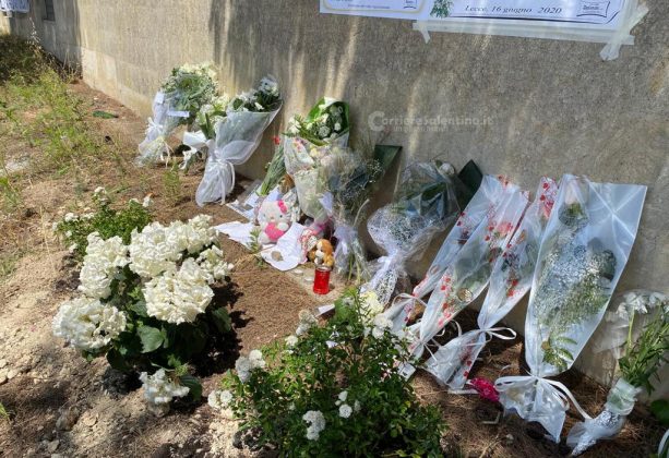L’ultimo straziante saluto a Luna, ballerine e fiori bianchi nel Duomo di Lecce - Corriere Salentino