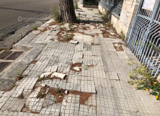 Marciapiede dissestato, se inciampi il Comune è sempre obbligato a risarcire i danni: nuova sentenza Tribunale di Lecce