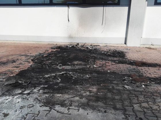 Raid contro l'auto di un vigile, la vittima: "Da tempo tutto tranquillo, forse legato a vecchi fatti" - Corriere Salentino