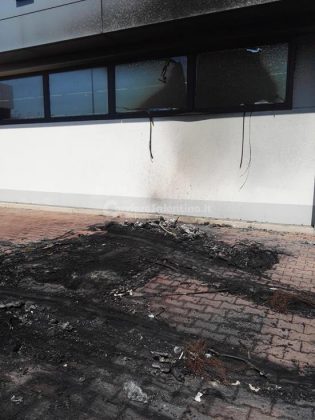 Raid contro l'auto di un vigile, la vittima: "Da tempo tutto tranquillo, forse legato a vecchi fatti" - Corriere Salentino