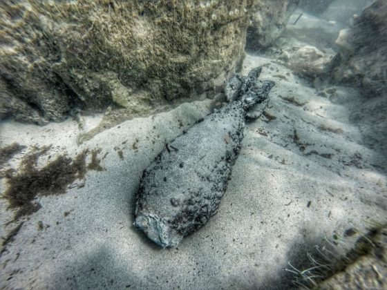 Ordigno bellico vicino alla battigia: scatta l'allarme sul litorale leccese. Area transennata - Corriere Salentino