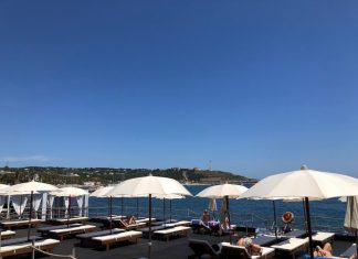 Ricomincia il sogno estivo con il Samarinda sullo splendido mare di Santa Maria di Leuca