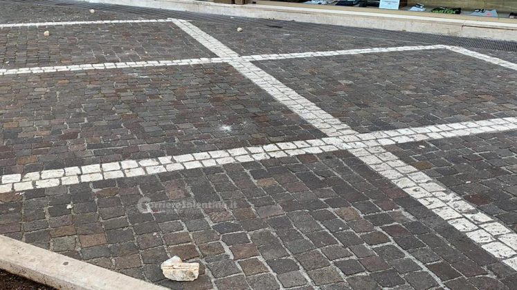 Attimi di paura in pieno centro, "piovono" calcinacci in via Zanardelli: nessun ferito - Corriere Salentino