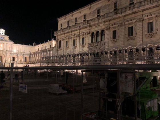 Dior a Lecce. Sfilata a porte chiuse e polemiche sui social per le luminarie - Corriere Salentino