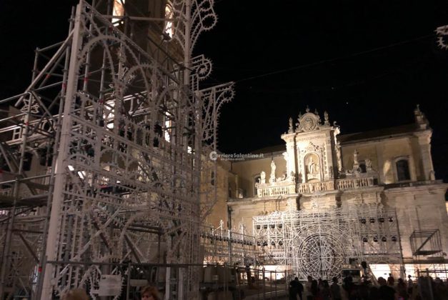 Dior a Lecce. Sfilata a porte chiuse e polemiche sui social per le luminarie - Corriere Salentino
