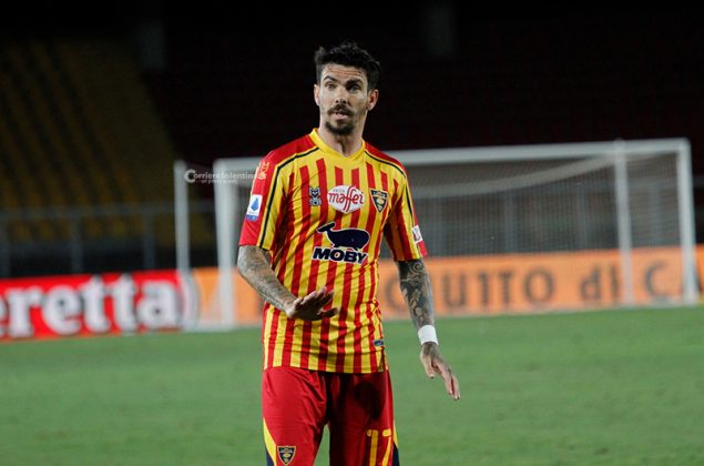 I giallorossi perdono anche nello scontro salvezza, Lecce-Sampdoria 1-2. Arbitraggio discutibile - Corriere Salentino