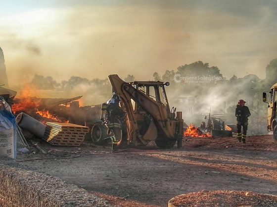 Inferno di fuoco nell'azienda agricola: fiamme minacciano casa e animali. Distrutti mezzi agricoli - Corriere Salentino