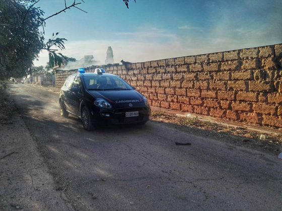 Inferno di fuoco nell'azienda agricola: fiamme minacciano casa e animali. Distrutti mezzi agricoli - Corriere Salentino