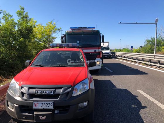 Tamponamento sulla statale: due auto sfondano il guardrail e volano nel terrapieno - Corriere Salentino