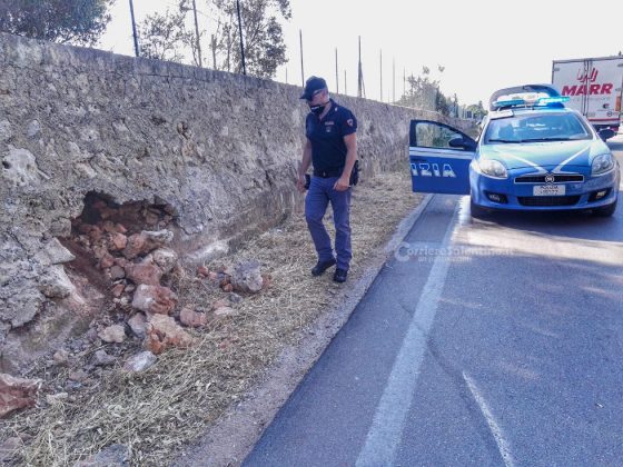 Schianto sulla via per il mare: donna al volante perde il controllo dell'auto, centra un muro e si ribalta - Corriere Salentino