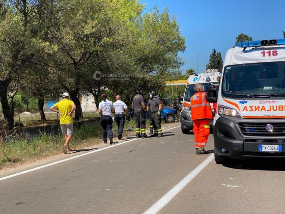 Tremendo schianto tra auto e ambulanza, quattro feriti: operatrice sanitaria al Fazzi con codice rosso - Corriere Salentino