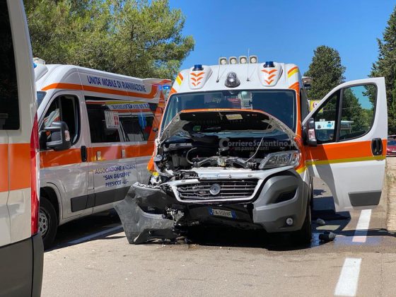 Tremendo schianto tra auto e ambulanza, quattro feriti: operatrice sanitaria al Fazzi con codice rosso - Corriere Salentino