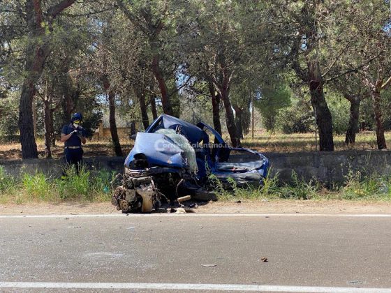 Tremendo schianto tra auto e ambulanza, quattro feriti: operatrice sanitaria al Fazzi con codice rosso - Corriere Salentino