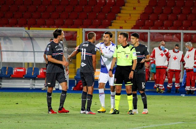 I giallorossi perdono anche nello scontro salvezza, Lecce-Sampdoria 1-2. Arbitraggio discutibile - Corriere Salentino