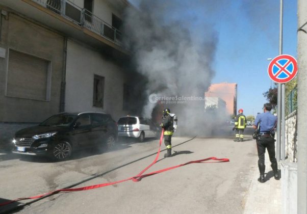 Continuano i roghi in tutto il Salento: alle fiamme quattro vetture ed un deposito dismesso - Corriere Salentino