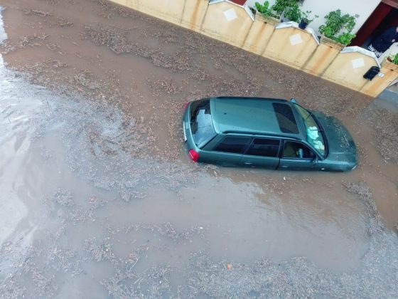 Il maltempo si abbatte sul basso Salento, strade come fiumi: soccorsi tre automobilisti bloccati in auto - Corriere Salentino