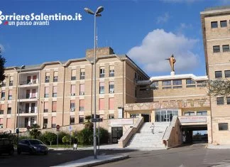 Andrano, muore con il covid a 40 anni: ricoverata la moglie. 908 casi, 100 nel leccese. Virus in un asilo