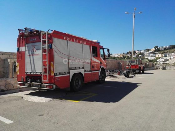 Cadavere in mare, scattano le ricerche nel basso Salento: sulla scogliera trovata l'auto del disperso - Corriere Salentino
