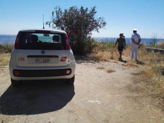 Cadavere in mare, scattano le ricerche nel basso Salento: sulla scogliera trovata l'auto del disperso - Corriere Salentino