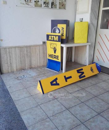 Raid nella marina, ladri minacciano testimone e fuggono col Bancomat: caccia ai banditi - Corriere Salentino