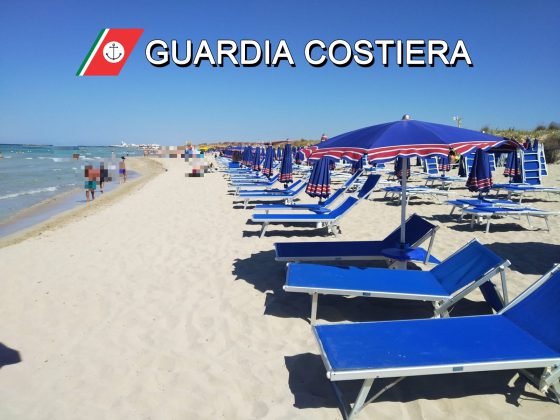 Spiaggia libera occupata con ombrelloni e lettini, pedana abusiva: scattano sequestri e denunce - Corriere Salentino