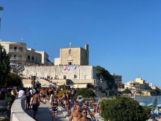 Nuovo tour di Salvini nel Salento: “Scuole aperte e porti chiusi”. Tanta gente e alcuni contestatori - Corriere Salentino