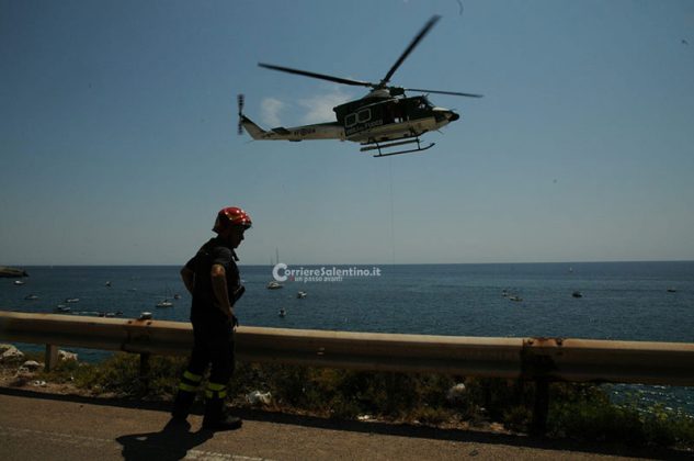 Cade sulla scogliera in una zona impervia: elicottero per soccorrerlo. In ospedale 61enne - Corriere Salentino