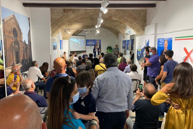Grande entusiasmo per l'inaugurazione del Comitato elettorale di Paolo Pagliaro a Galatina - Corriere Salentino