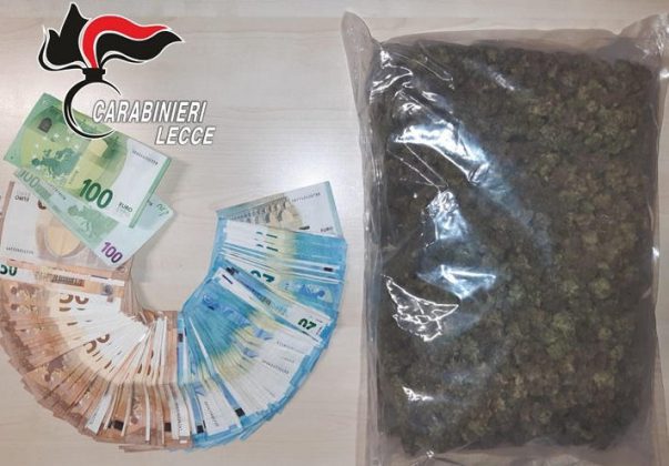 Militari in borghese al centro commerciale, inseguito ed arrestato uno spacciatore - Corriere Salentino