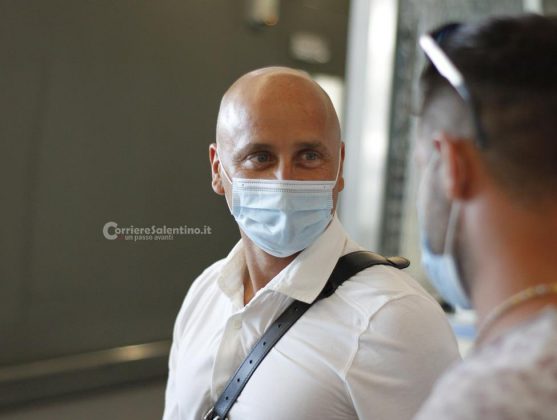 Corini è arrivato. Ha già firmato i primi autografi in giallorosso - Corriere Salentino