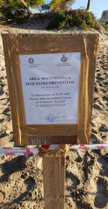 Sacchi e pietrame per frenare l'erosione nel lido. Per il titolare scatta la denuncia (anche quest'anno) - Corriere Salentino