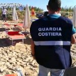 Occupano con sdraio e ombrelloni abusivi circa 2000 metri quadri di spiaggia libera: in 4 nei guai - Corriere Salentino