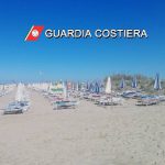 Occupano con sdraio e ombrelloni abusivi circa 2000 metri quadri di spiaggia libera: in 4 nei guai - Corriere Salentino